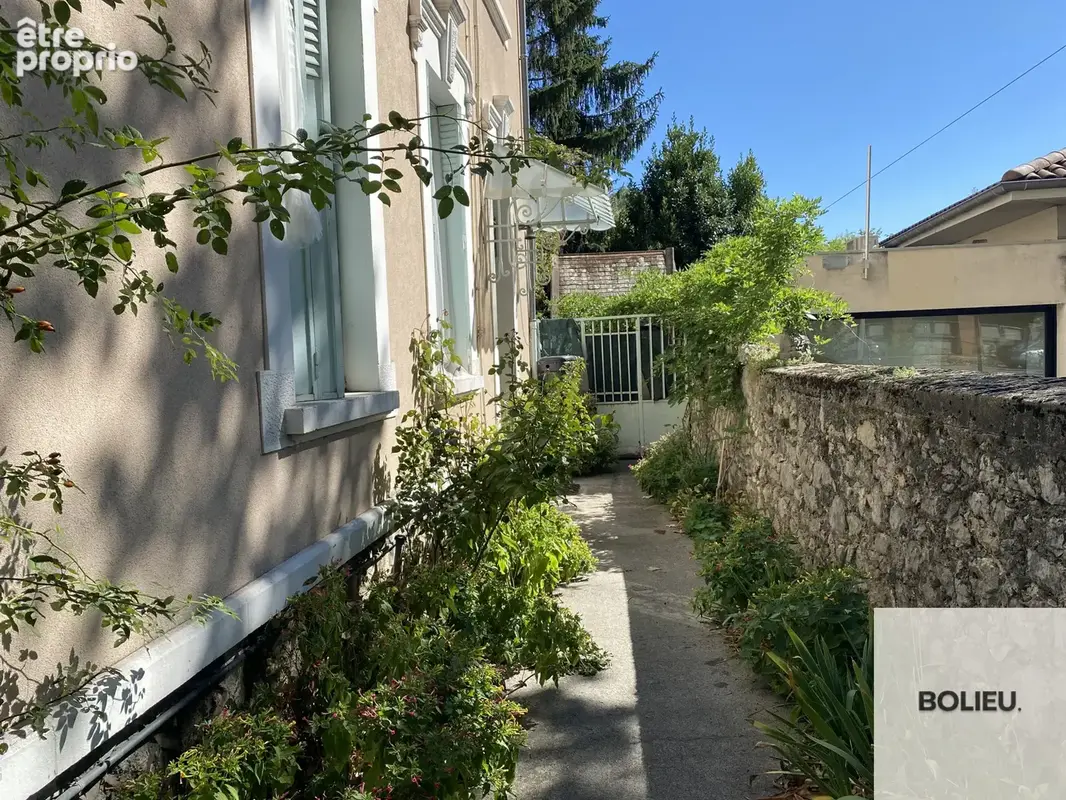 Appartement t3   73 m2   secteur place de la mairie - photo 19