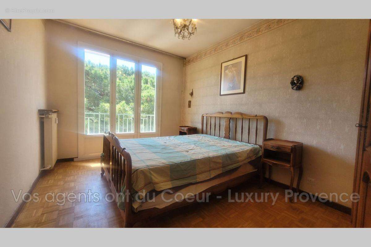 Appartement à MARSEILLE-11E