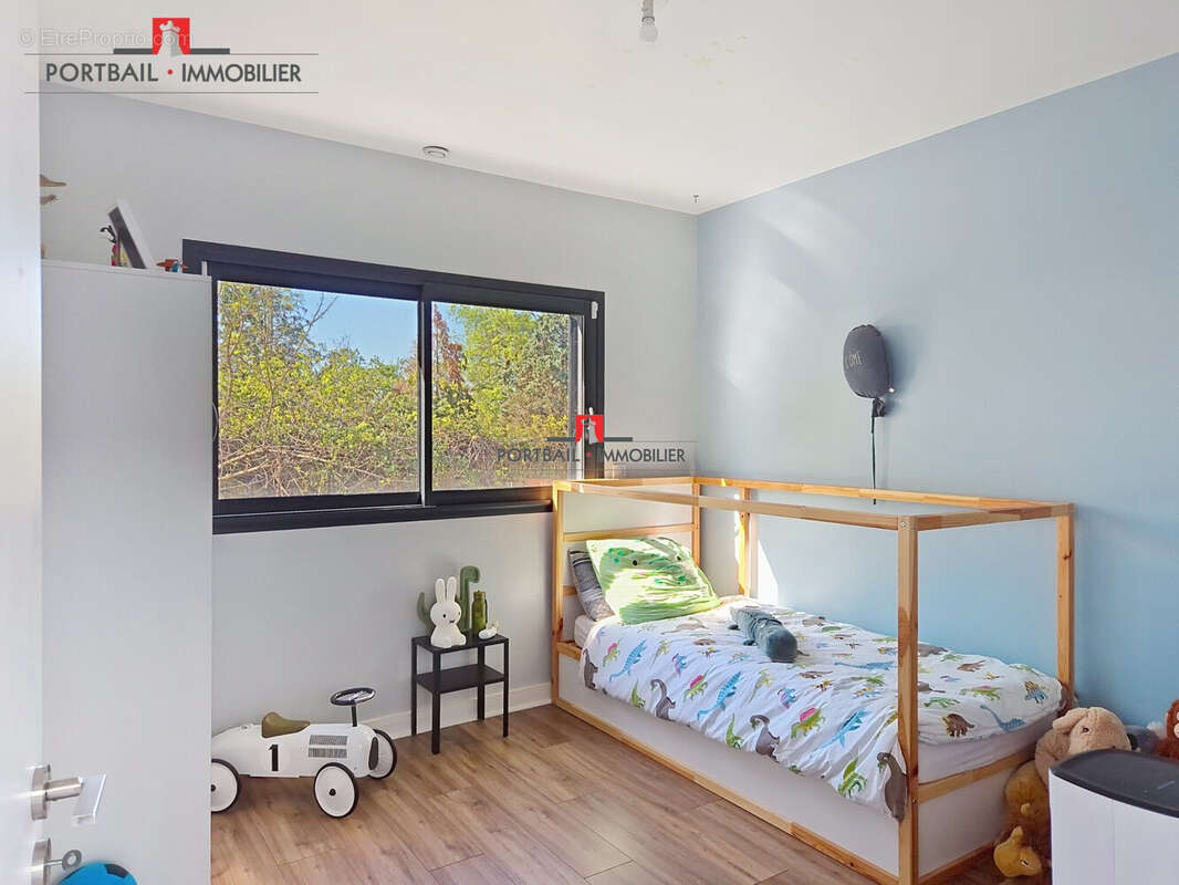 Maison à AMBARES-ET-LAGRAVE