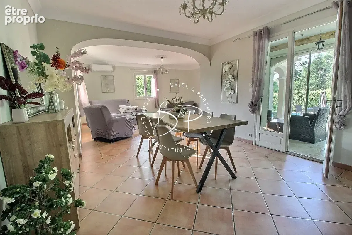 Maison Lorgues 175 m2 4 chambres dont 1 suite parentale, double garage, piscine - photo 5
