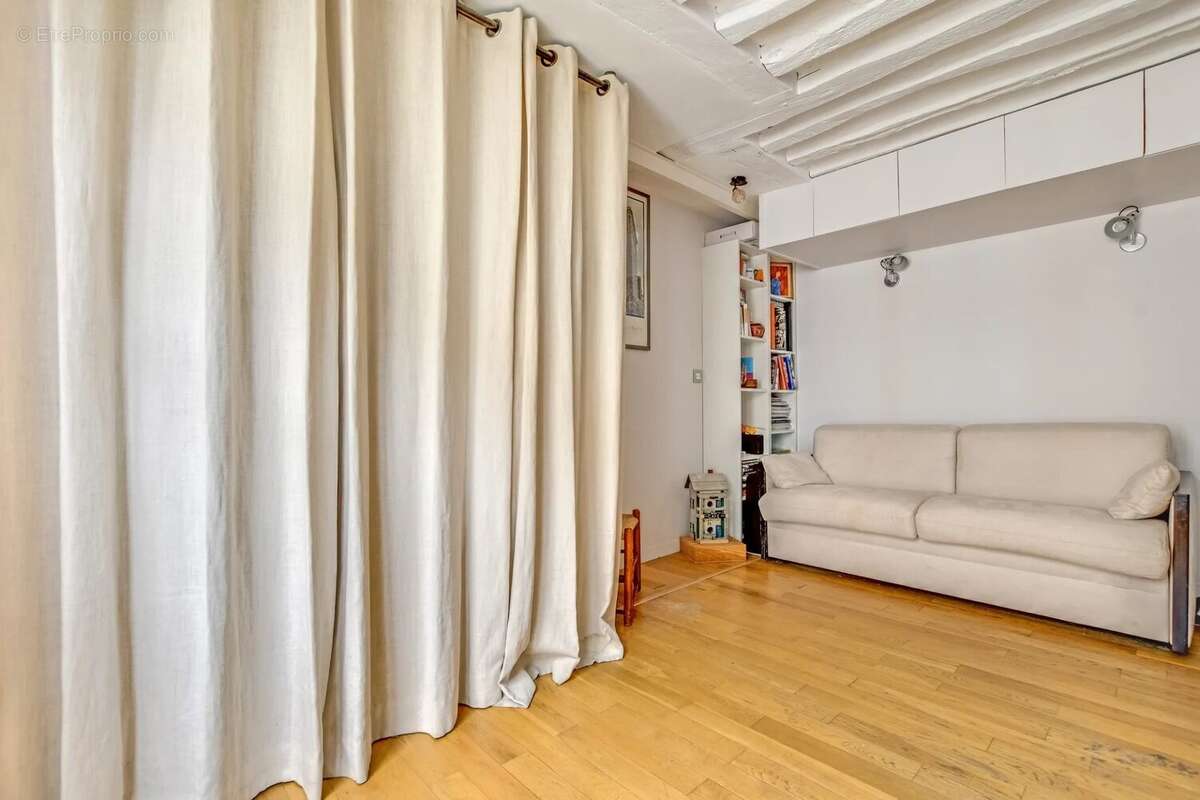 Appartement à PARIS-6E