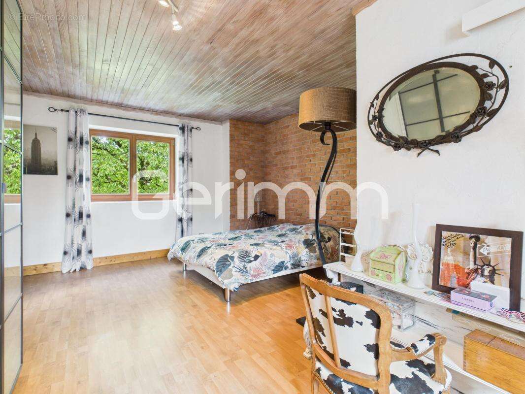 Maison à LA BUISSIERE