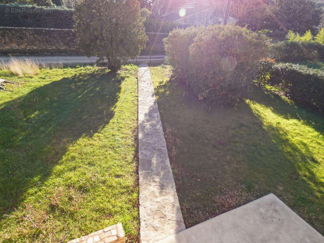 Volumes Généreux et Sérénité aux Portes de la Ville : 267m2 sur terrain de 1785 m2, idéale famille et activité professionnelle - photo 28