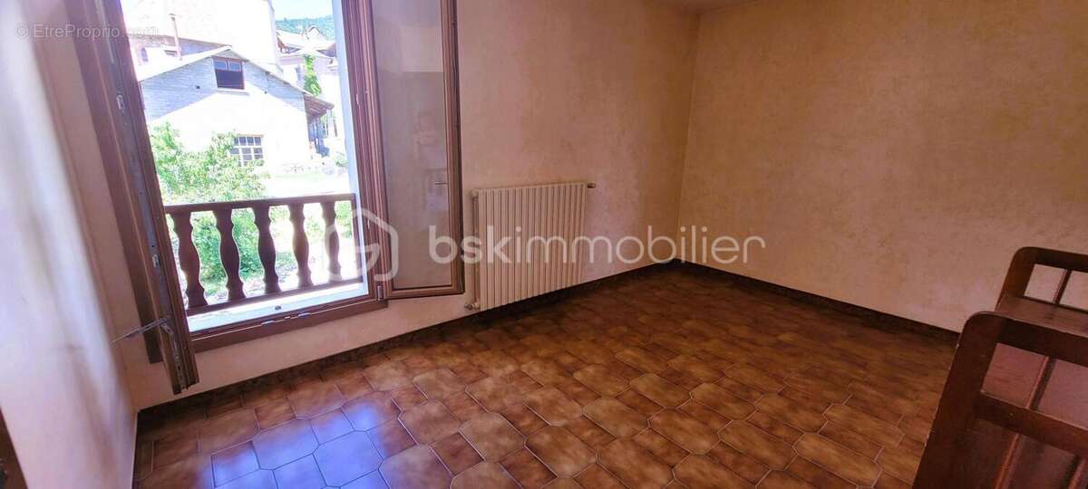 Appartement à THORAME-HAUTE