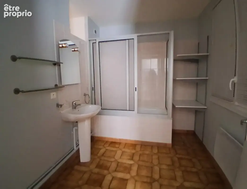 Immeuble de rapport - 5 logements 273m2 habitable + dependances - photo 6