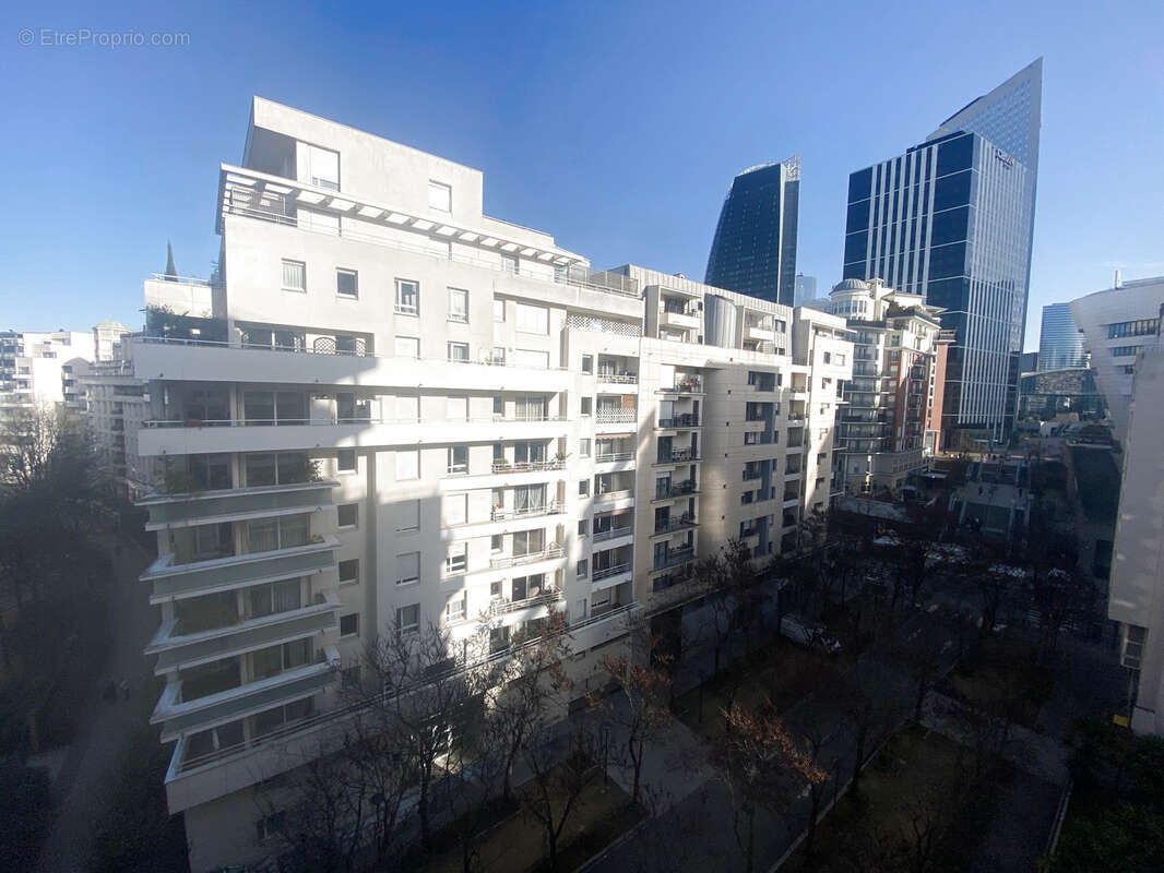 Appartement à COURBEVOIE