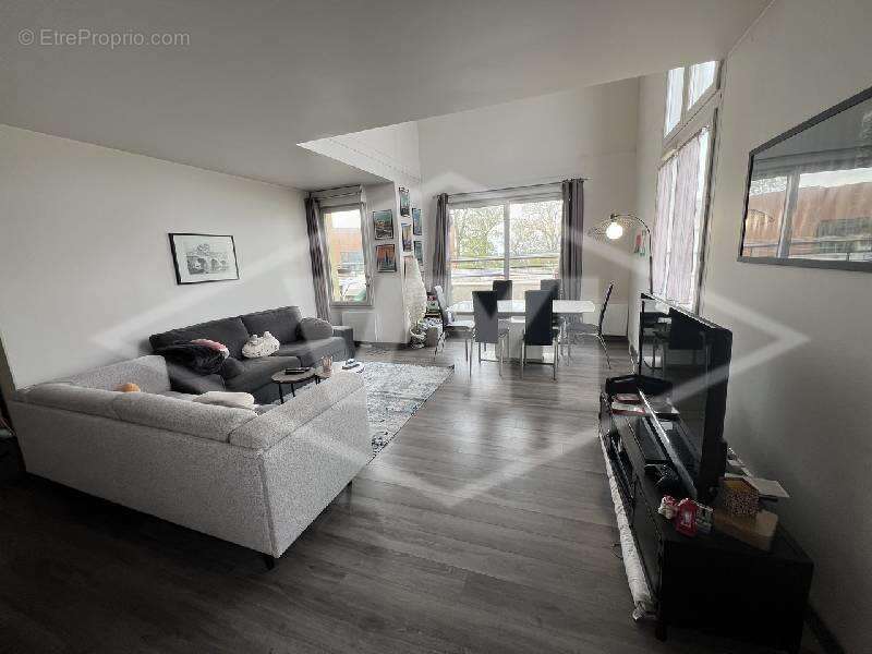 Appartement à COMBS-LA-VILLE