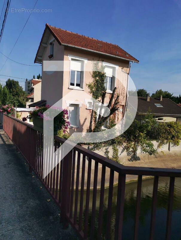 Maison à VIRY-CHATILLON