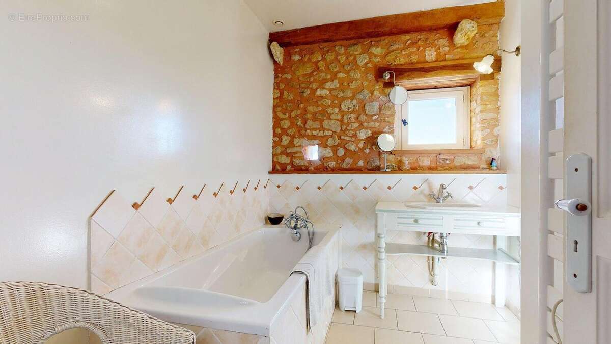 Proprieteavecgitesetpiscineetvuepanoramique0425202 - Maison à CARVES