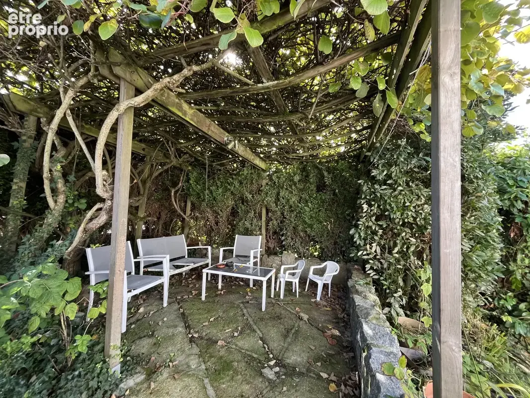 Honfleur - Maison familiale sur sous sol  - 108 m2 - 4 chambres dont 2 en accès de plain pied - Garage attenan - photo 16