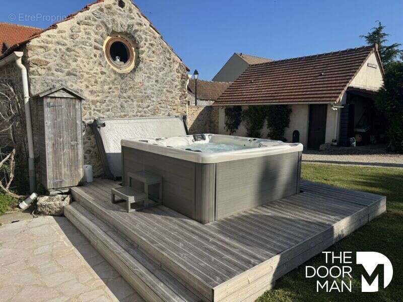 Maison à CERNAY-LA-VILLE