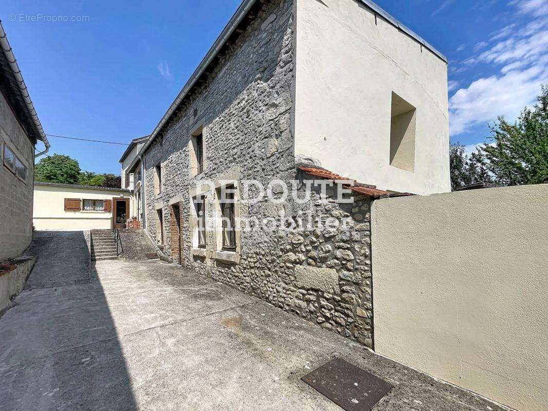 Grande maison T8 environ 250m²  - Hangar - Jardin - Crugny - photo 24