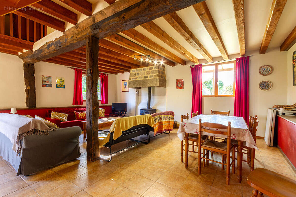 Maison à ISIGNY-LE-BUAT