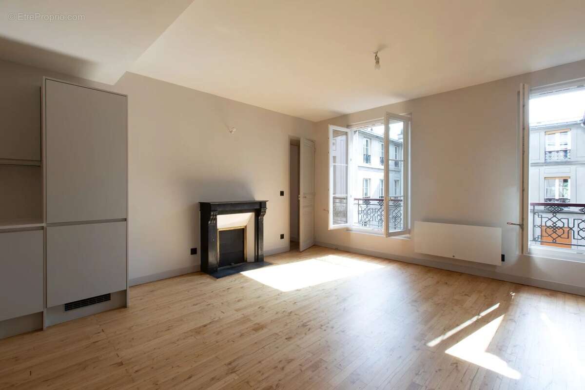 Appartement à PARIS-7E