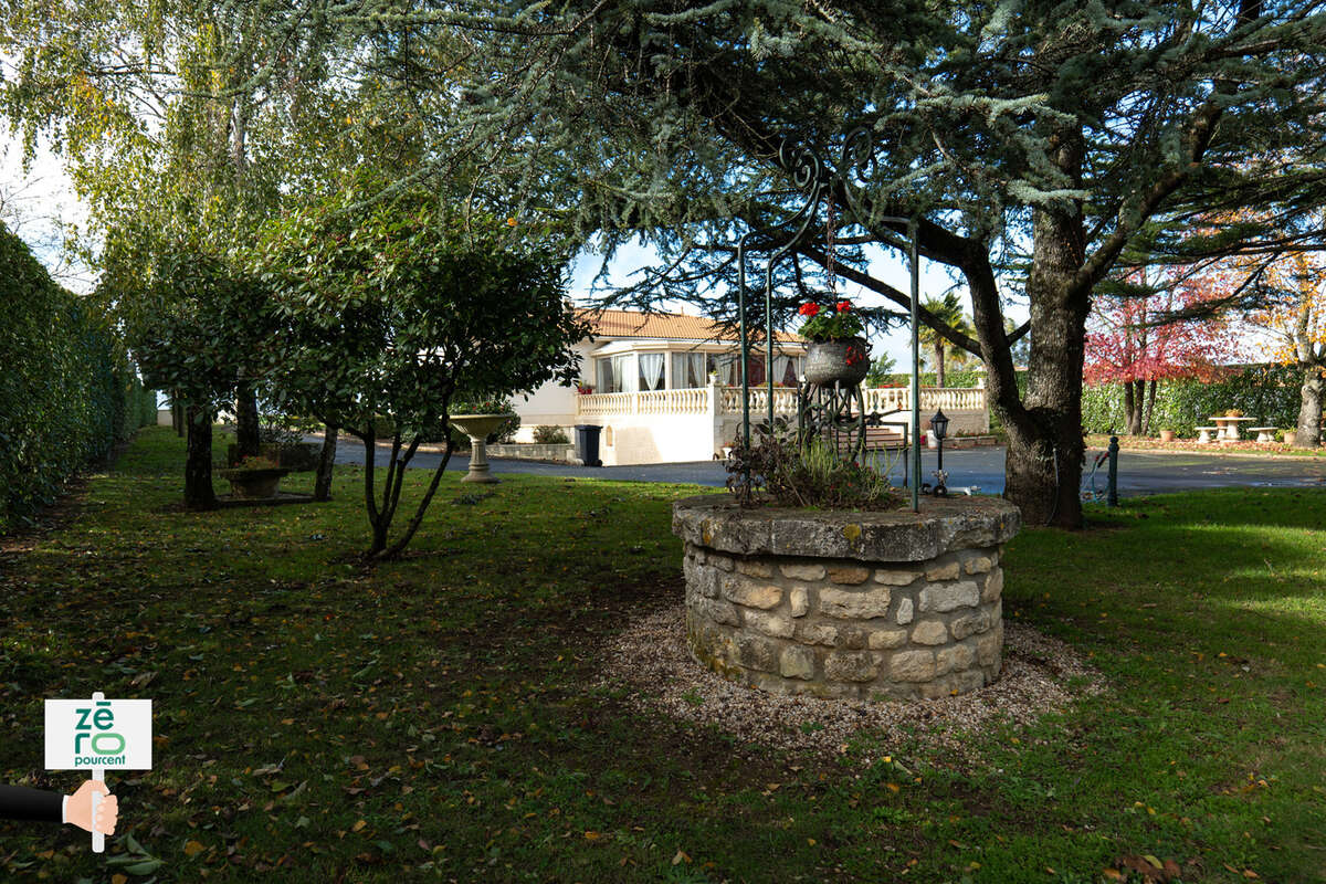 Maison à LES MAGNILS-REIGNIERS