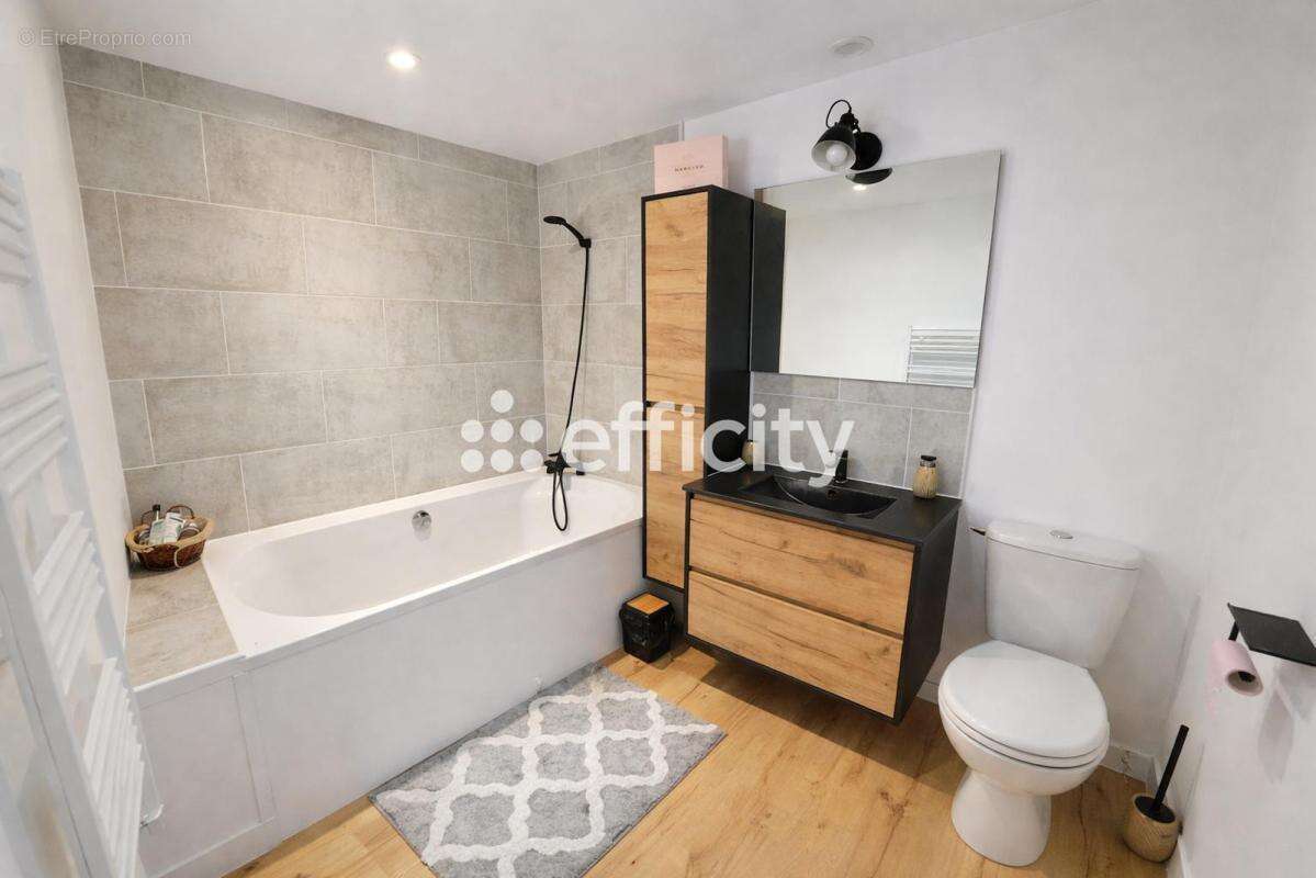 Maison à SAINT-VINCENT-DES-LANDES