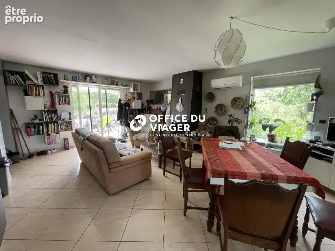 Maison - 184,37 m² - 5 pièces - photo 5