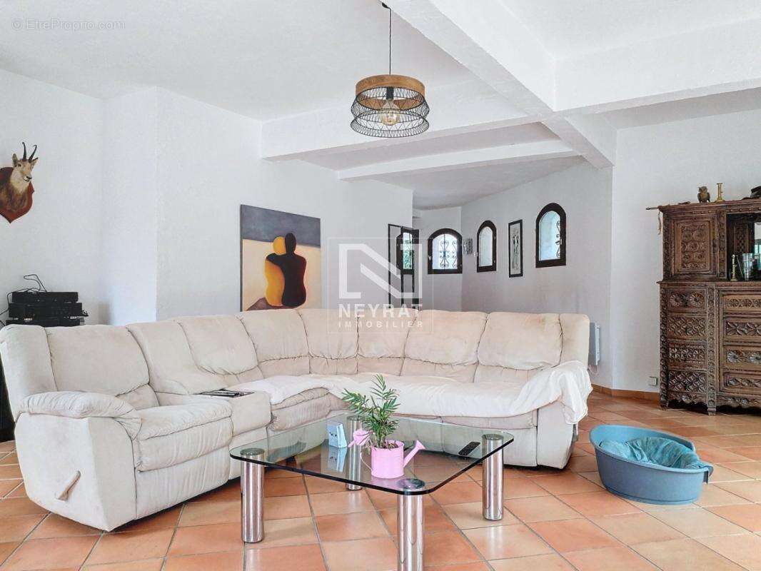 URGENT - A FAYENCE Villa sur terrain d'1 ha environ - Piscine - photo 5
