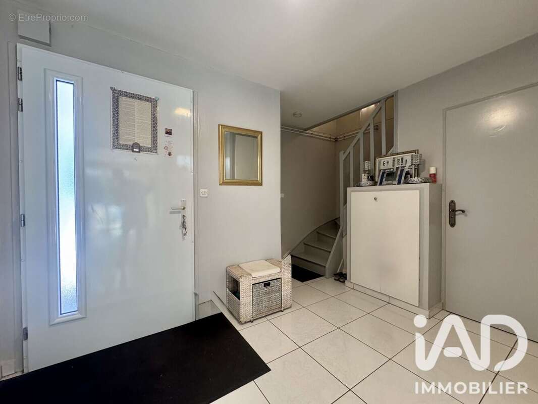 Maison 101 m² à Nogent-L'artaud  - photo 2