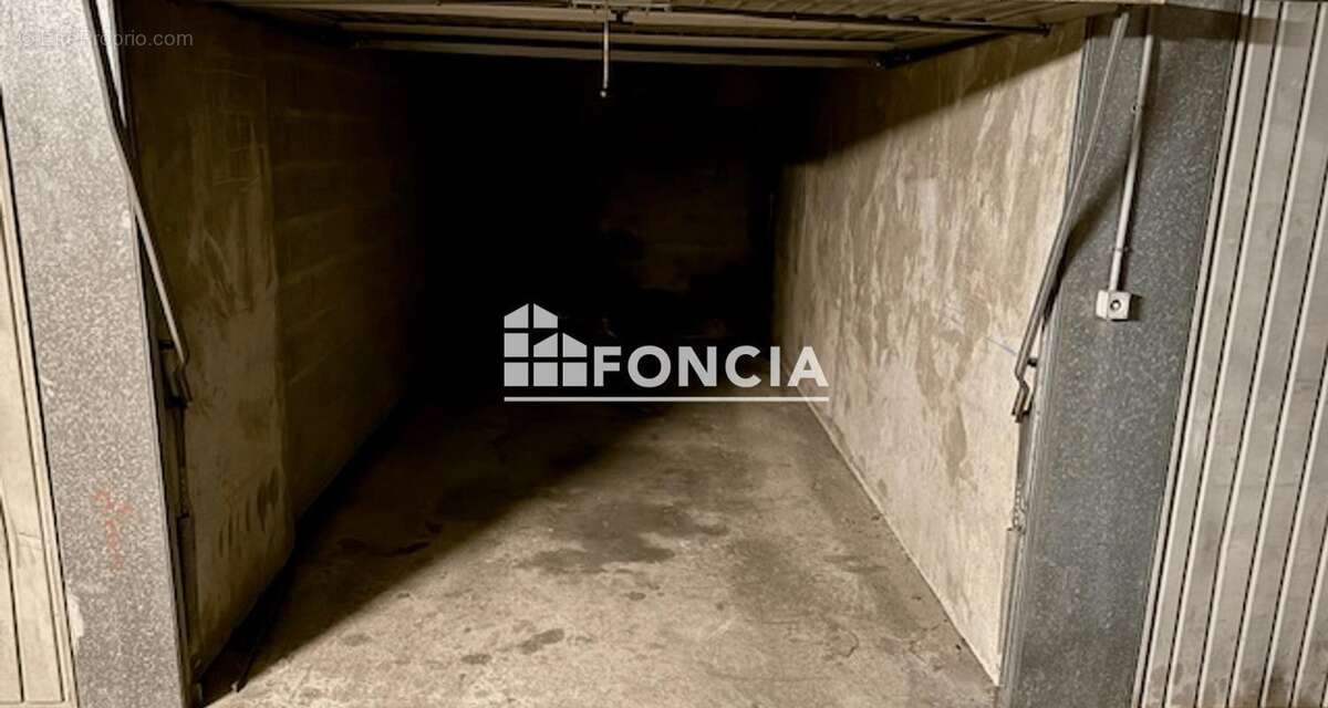 Parking à PARIS-15E