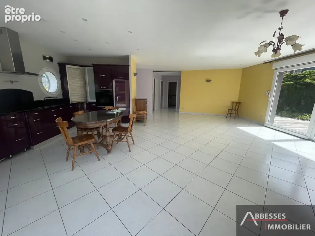 EN EXCLUSIVITÉ : SAINT NABORD - Pavillon de plain pied avec terrasse et garage - photo 7
