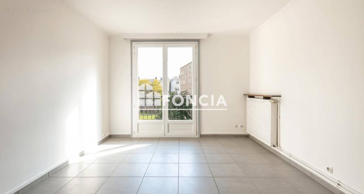 Appartement à FONTAINE