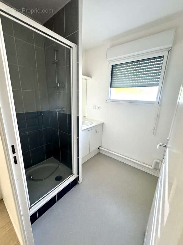 Appartement T3 lumineux avec balcon à Bruz - photo 5