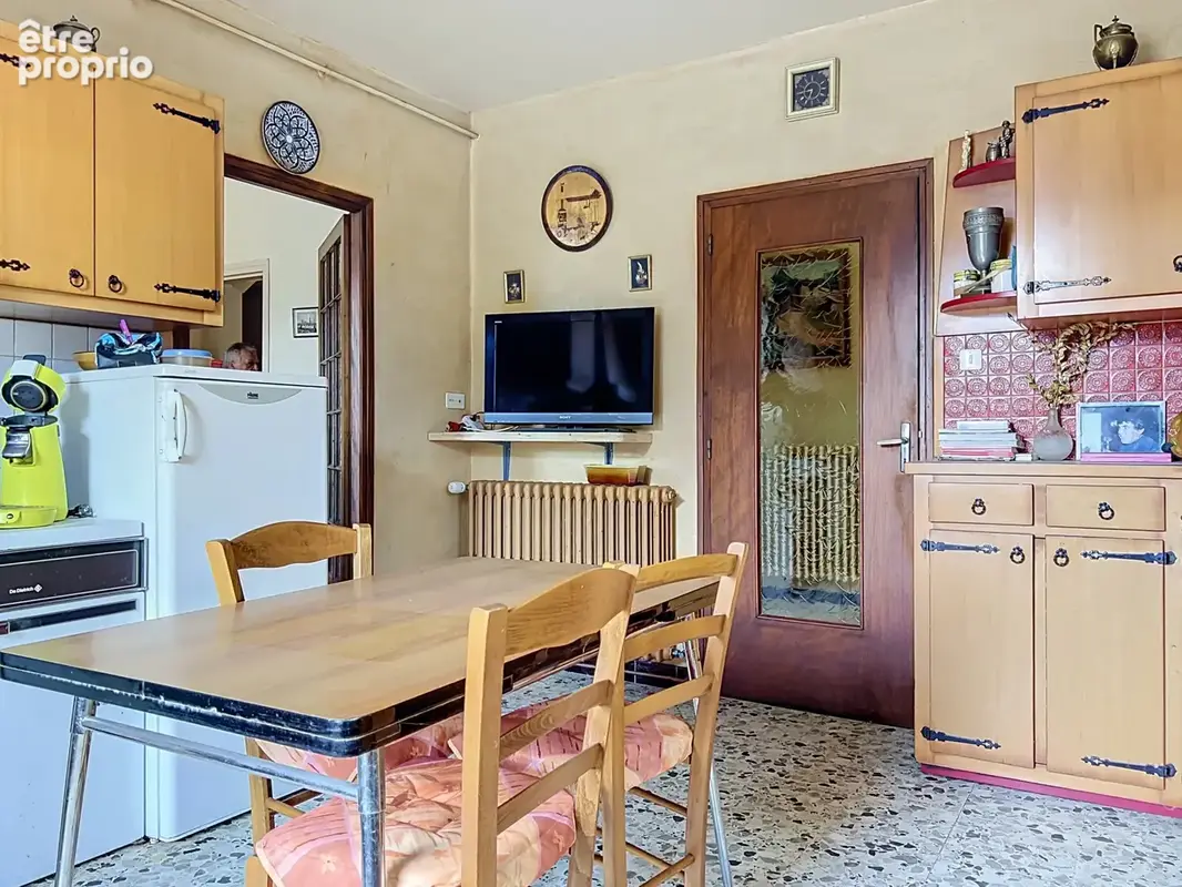 - Méry - Corps de ferme   122 m2 habitables + 250 m2 de dépendances secteur UA - photo 3