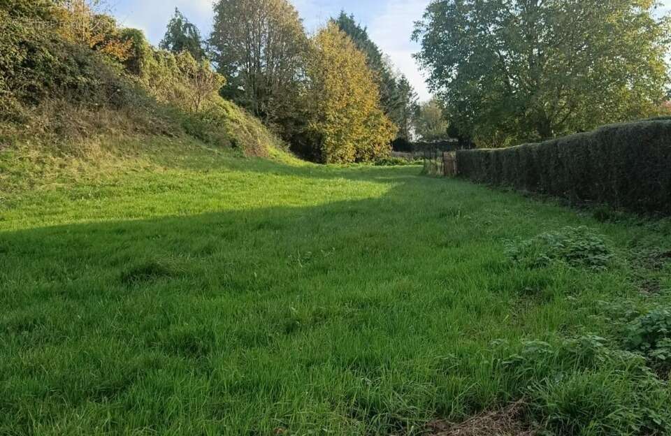 Terrain à LONDINIERES