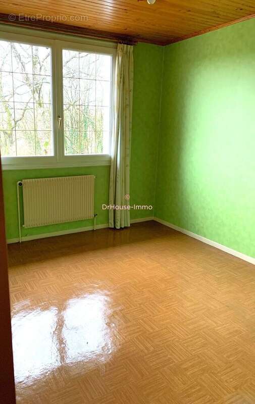 Maison à NEUFCHATEAU