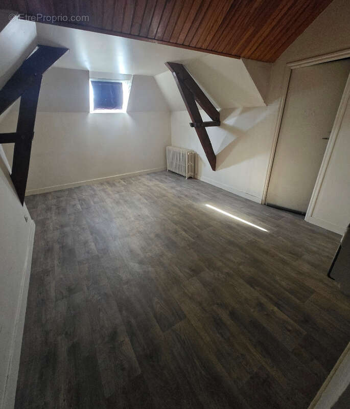 Maison à MESLAY-DU-MAINE