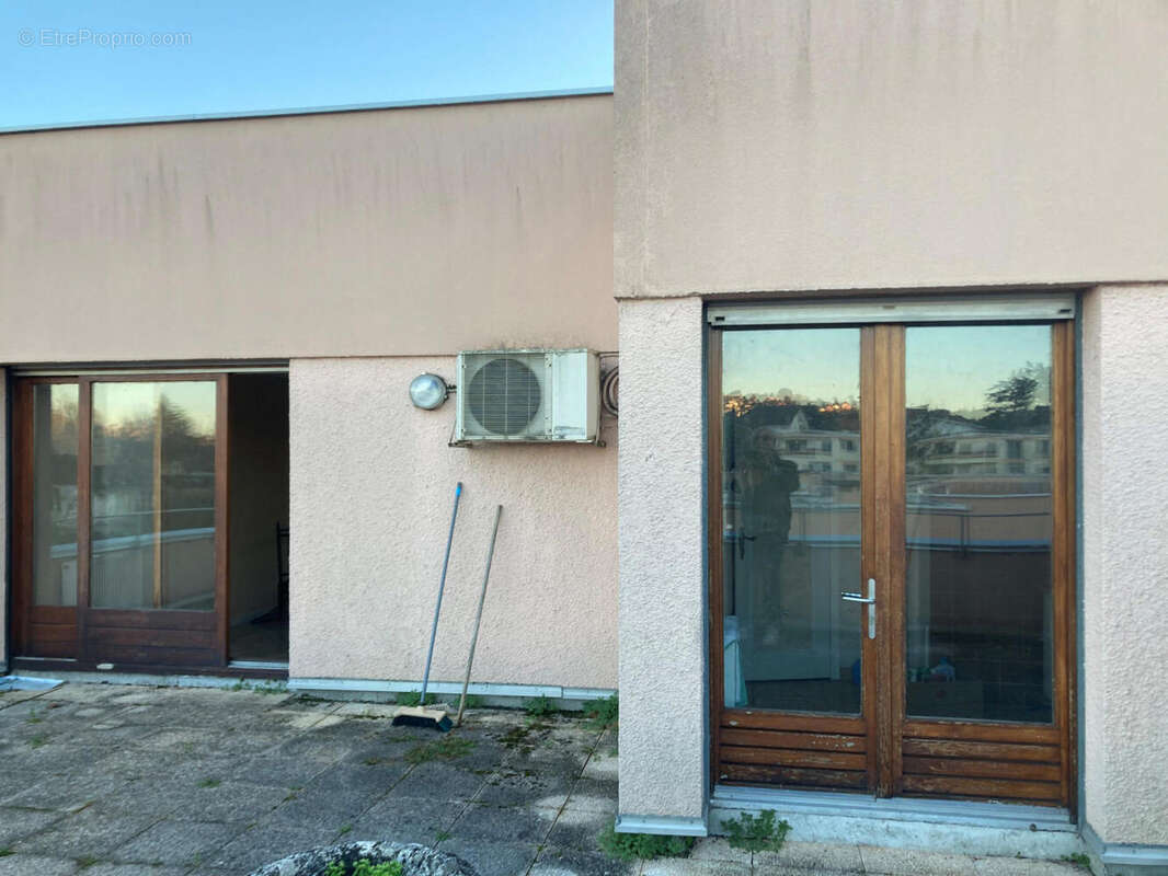 terrasse séjour cuisine - Appartement à CAHORS