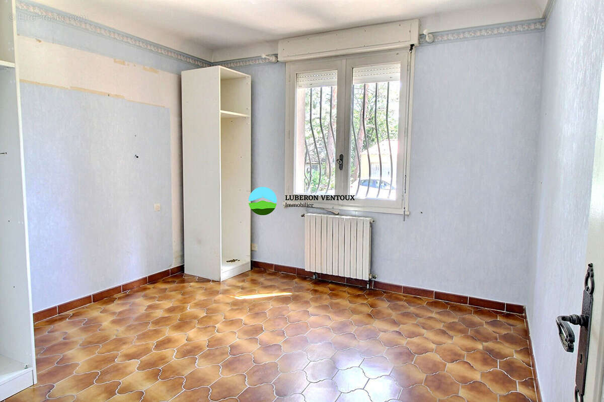 Villes sur Auzon, maison à rénover avec 2 dépendances et piscine sur parcelle de plus d'un Ha - photo 13