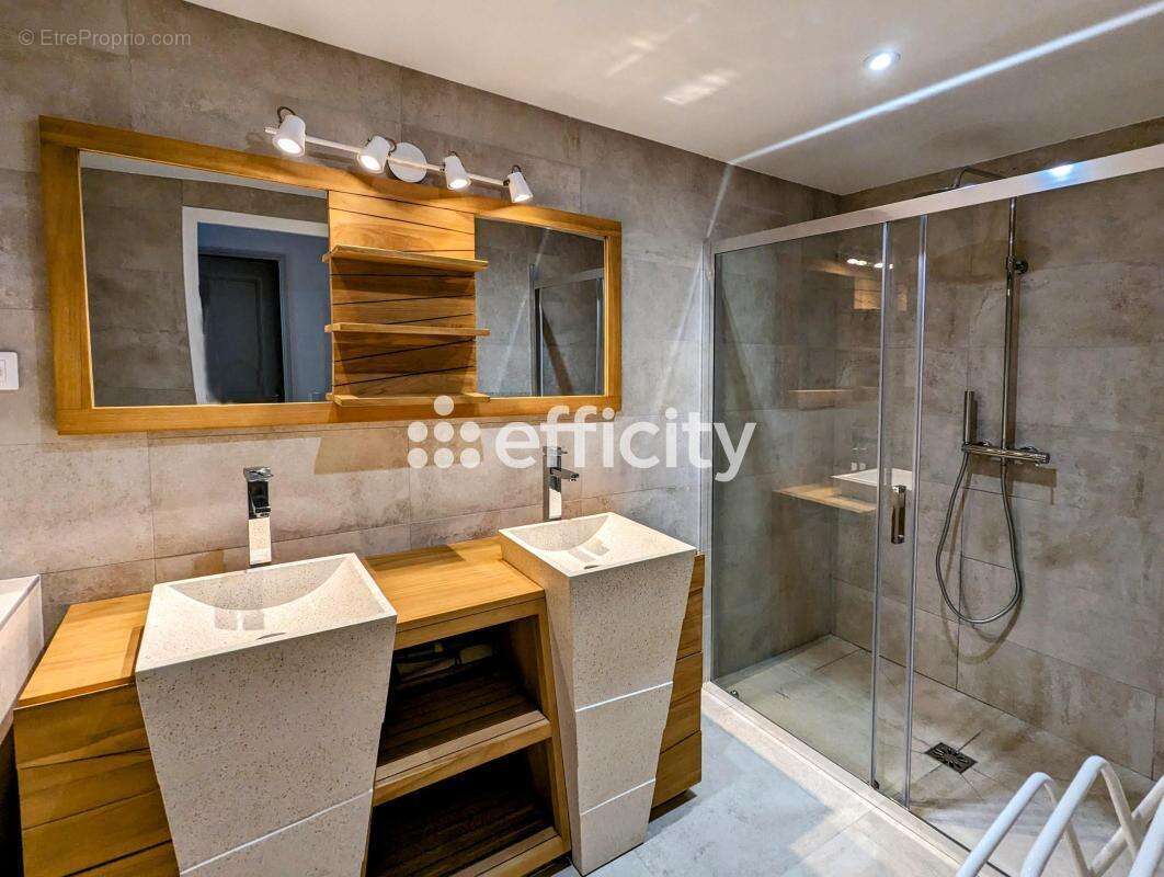 Appartement à SAINT-JACQUES-EN-VALGODEMARD