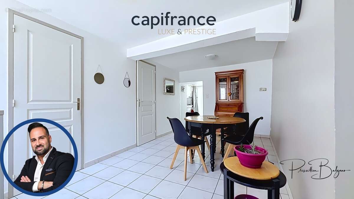 Maison à vendre 4 pièces SAINT GENIS LES OLLIERES (69) – Le charme d'une maison de village avec cour intimiste, garage et vie à  - photo 13