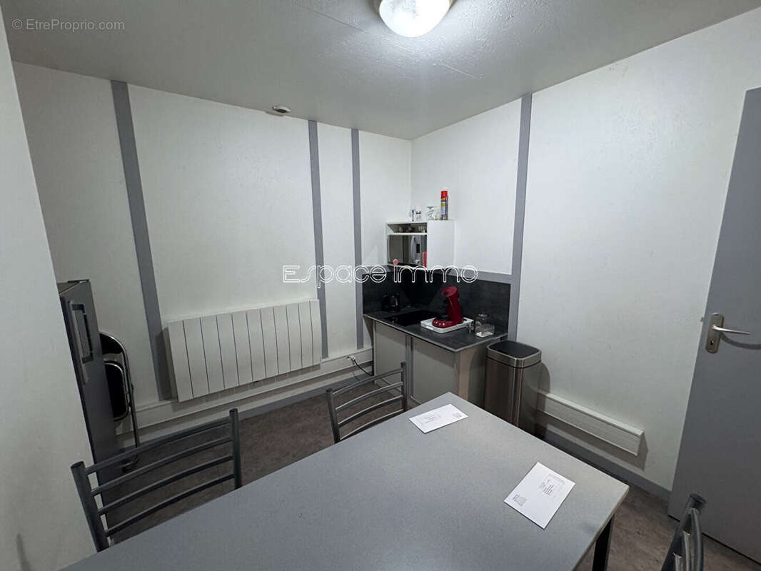 Ensemble de deux locaux commerciaux - eslettes - 357 m² - parking - photo 3