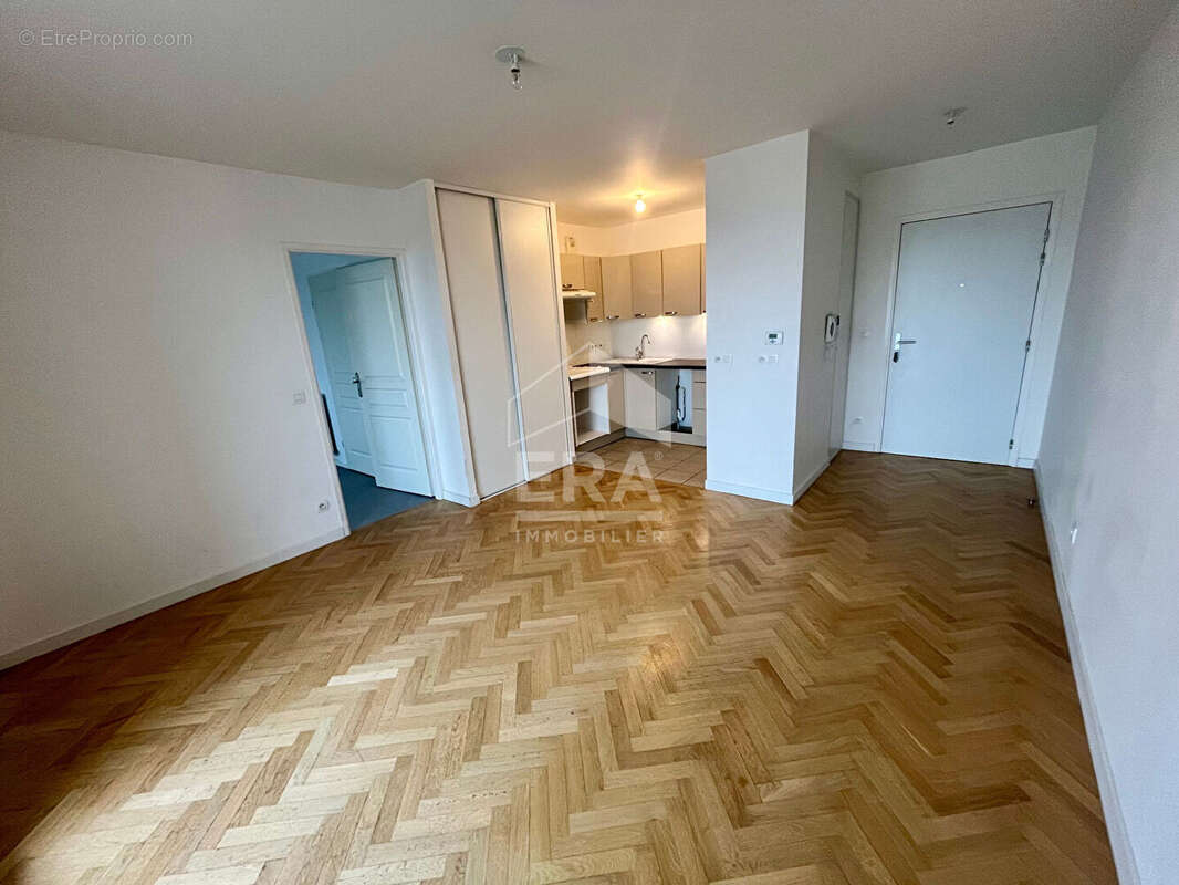 Appartement à LES CLAYES-SOUS-BOIS
