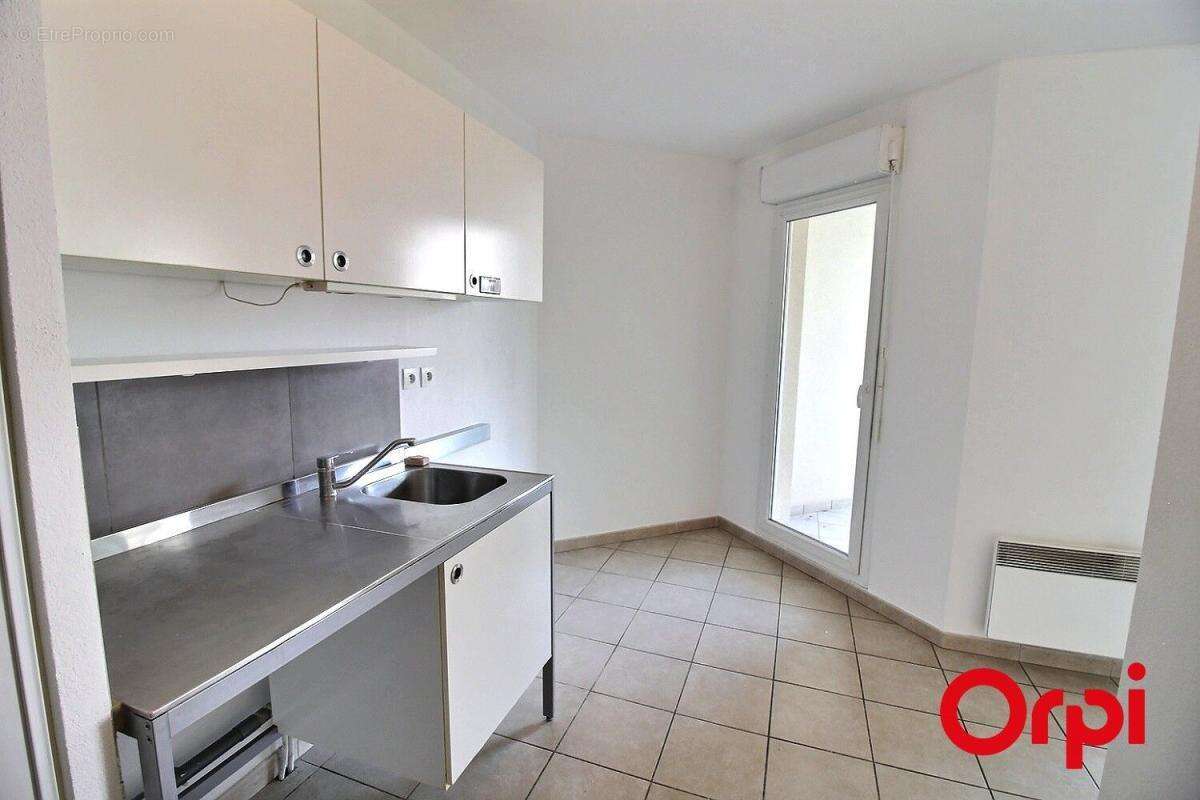 Appartement à MARSEILLE-4E