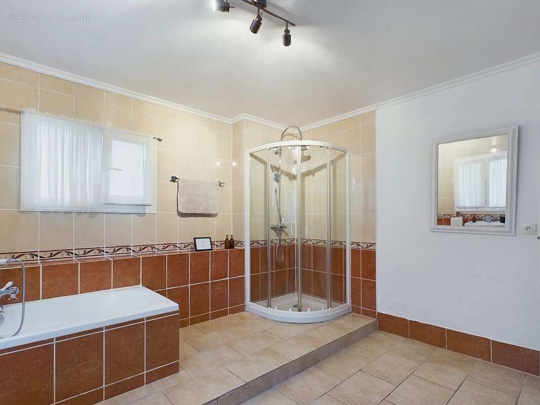 Maison à SAINT-PRIVAT-DES-PRES