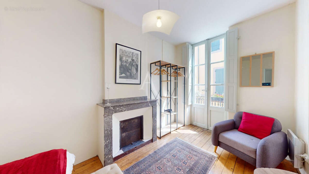 Immeuble Carcassonne : 1 local + 3 appartements T2 - photo 3