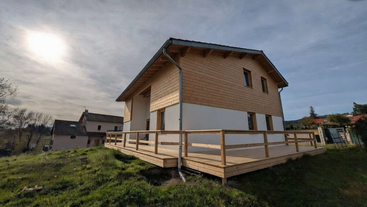 Maison à SAINT-HAON-LE-CHATEL