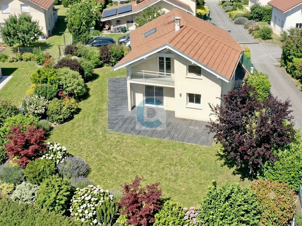Maison à MARIGNIER