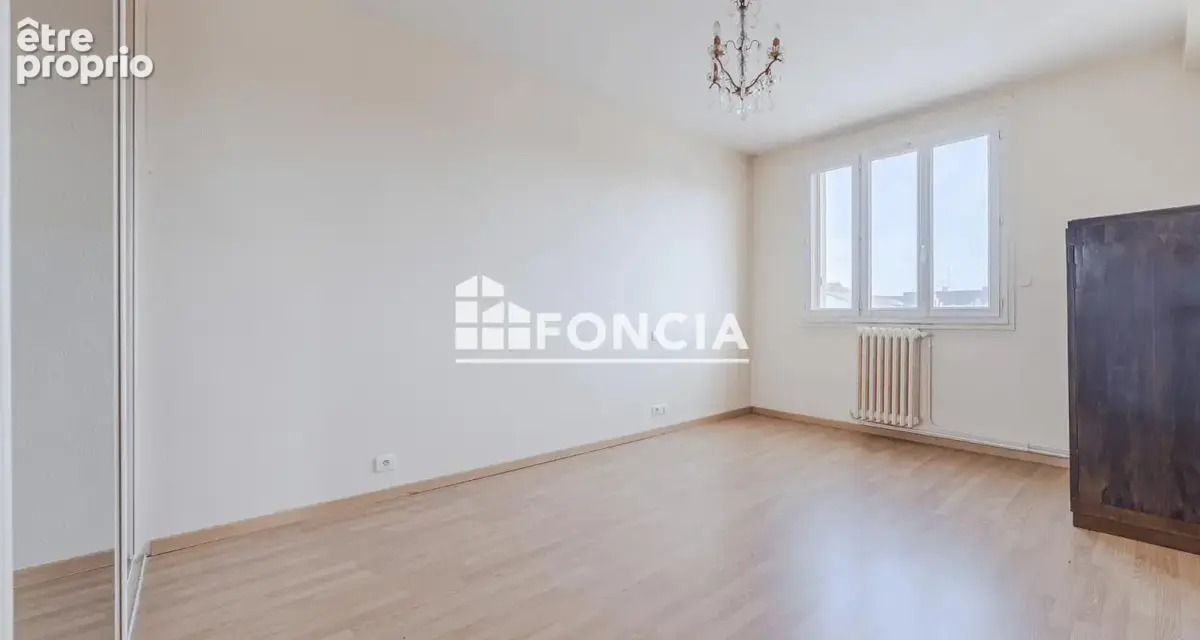 TOURS - Appartement Type 3 avec balcons et cave - photo 6
