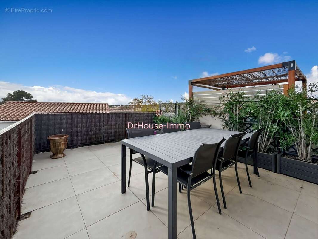 Appartement à POUSSAN