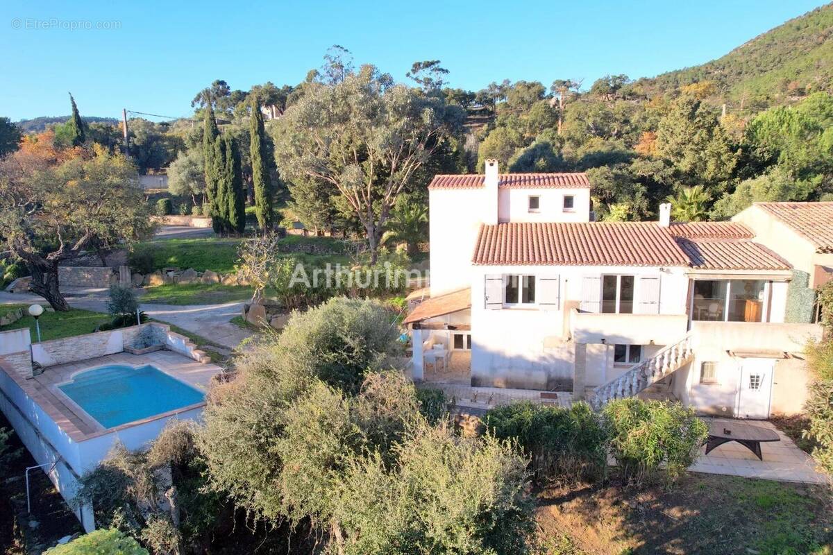 Maison à PLAN-DE-LA-TOUR