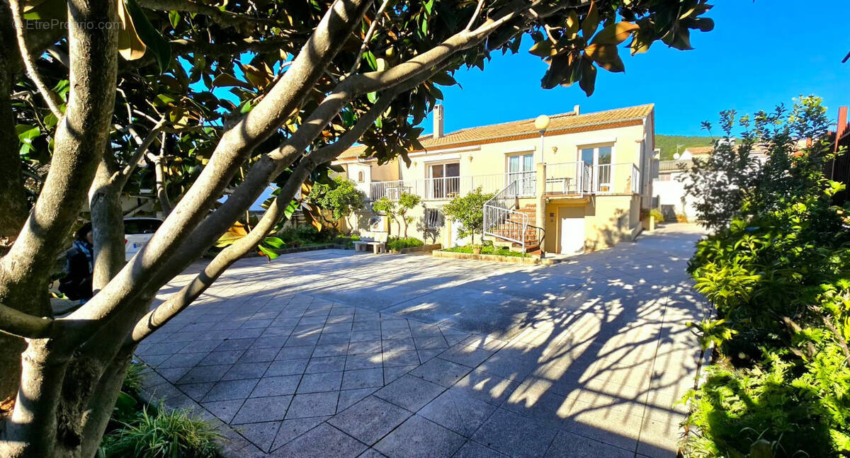 Maison à SOLLIES-PONT