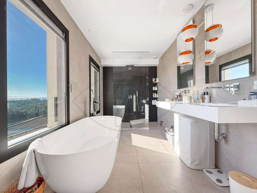Appartement à FALICON