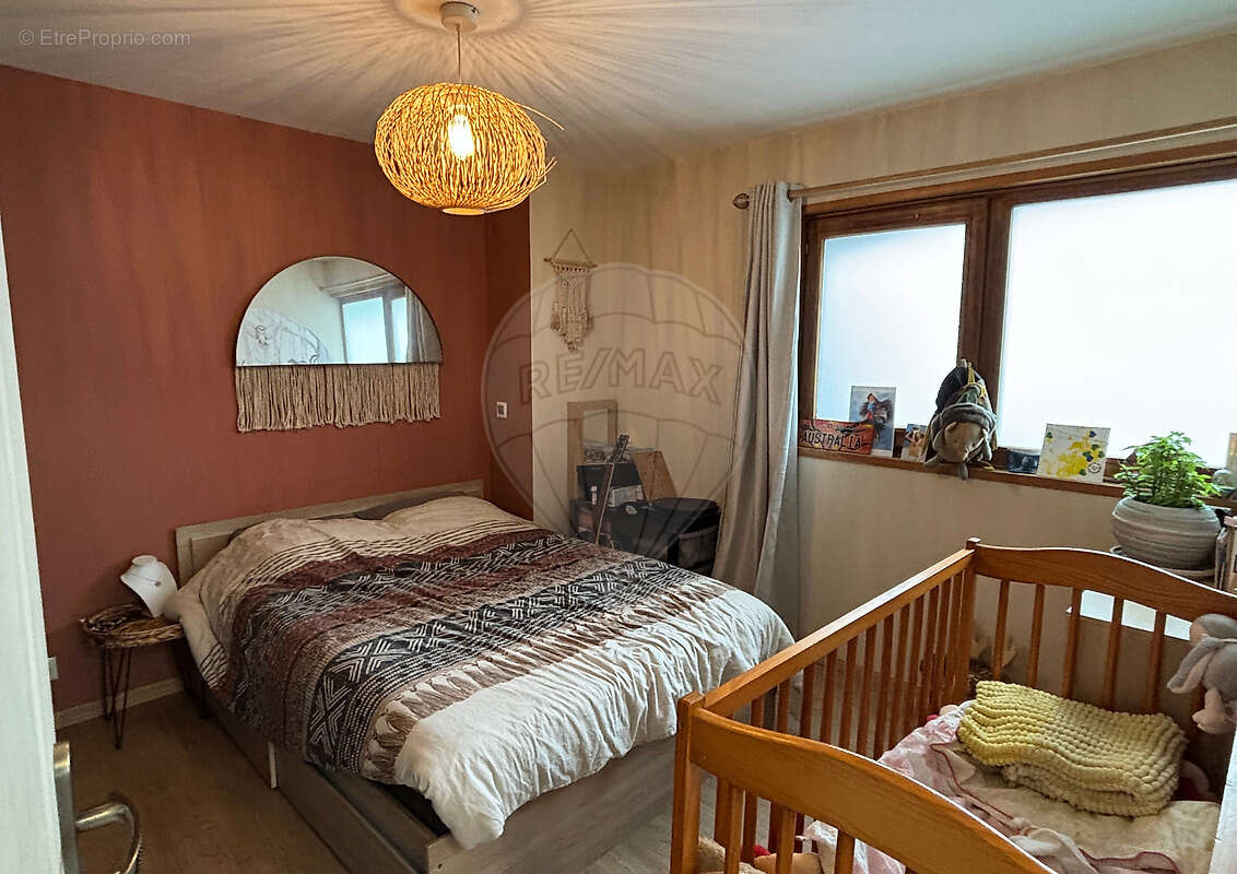 Appartement à MORILLON