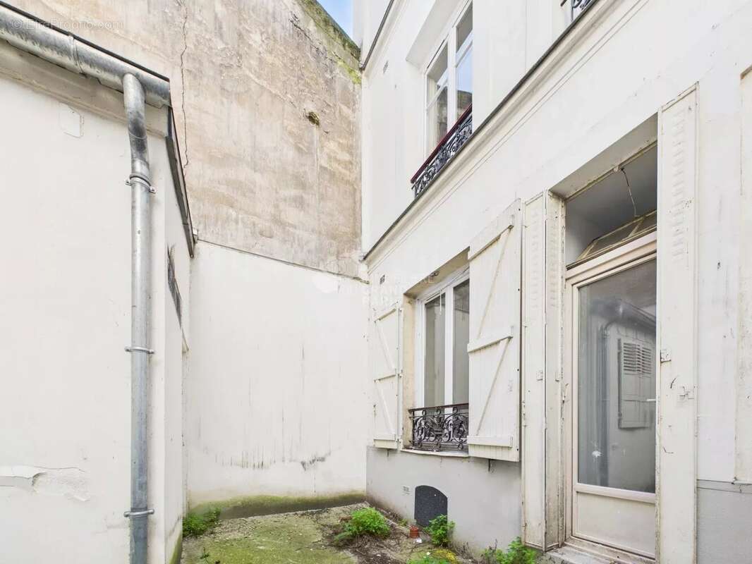 Appartement à PARIS-14E