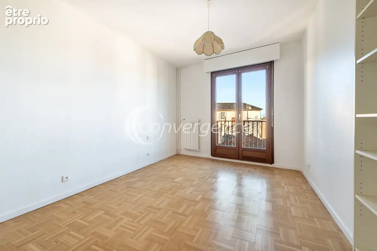 Appartement en hyper centre - Vue sur la Cathédrale - photo 6
